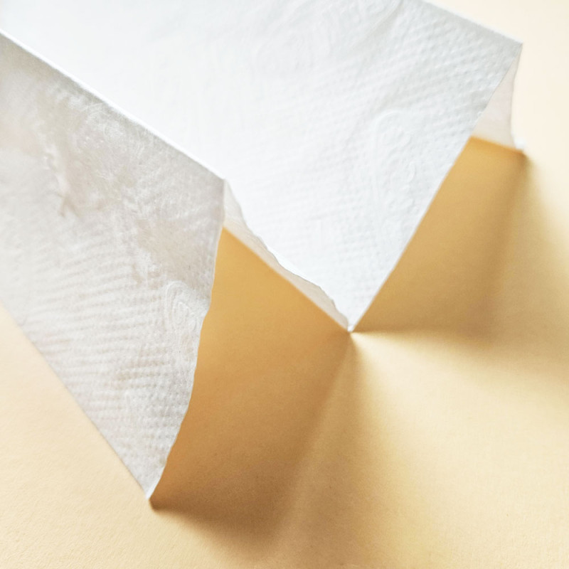 Duży ręcznik papierowy w listkach 21,5x32cm składany typu M-FOLD 1440szt biały 3 warstwy