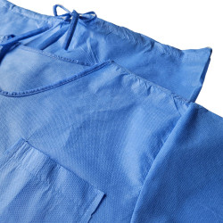 Ubranie chirurgiczne 3XL jednorazowe SMMS 45g z kieszeniami 50szt